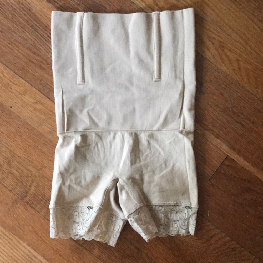 NEVER WORN body shaper/booty lifter in tan
